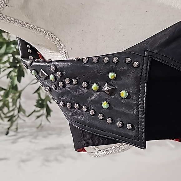 Tasha Polizzi Leather Vest 😍 - Picture 3 of 12